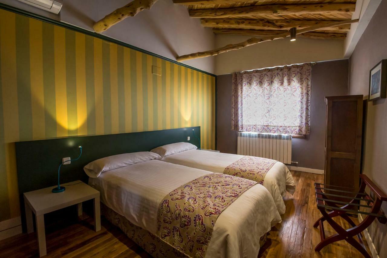Apartamentos Rurales De La Sexma Del Sabinar Corduente Exterior photo